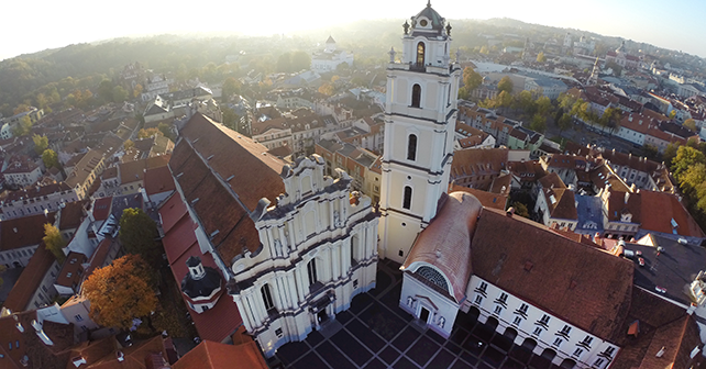 Vilniaus universiteto Didysis kiemas iš drono. Edgaro Kurausko nuotrauka