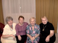 (Iš kairės) Algimanta Railaitė–Pranckevičienė, Gražina Nainytė–Matukevičienė, doc. Neda Kameneckaitė ir Alina Rabašauskaitė–Gutauskienė susitiko po daugelio metų