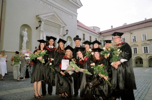KF_Zurnalistikos_instituto_absolventai