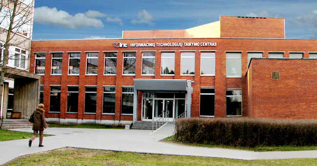 VU Informacinių technologijų taikymo centras įsikūręs Saulėtekyje.