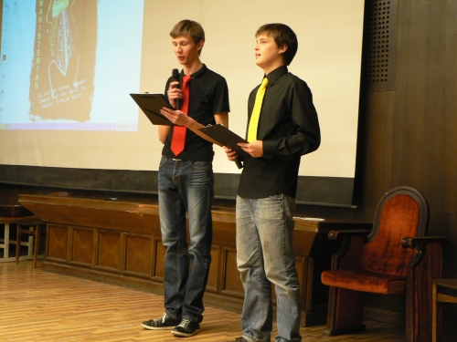 Renginio vedėjai Jonas Trapnauskas (kairėje) ir Mantas Meškerys (dešinėje). Organizatorių nuotr.