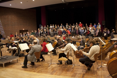 Repeticija su orkestru „Die Glocke“ salėje.