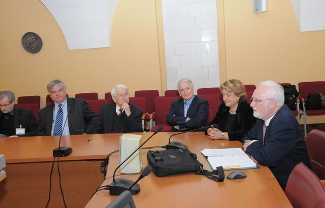Ekspertai įvardijo stiprybes ir pateikė pastabas, kaip būtų galima tobulinti Vilniaus universiteto veiklą.
