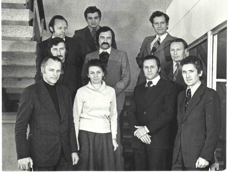 Puslaidininkių fizikos katedros kolektyvas 1980 m.