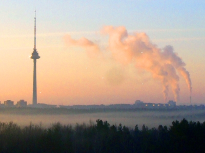 Kovo viduryje oro užterštumas kietosiomis dalelėmis Vilniuje leistiną normą kai kuriomis dienomis viršijo net iki 4 kartų.