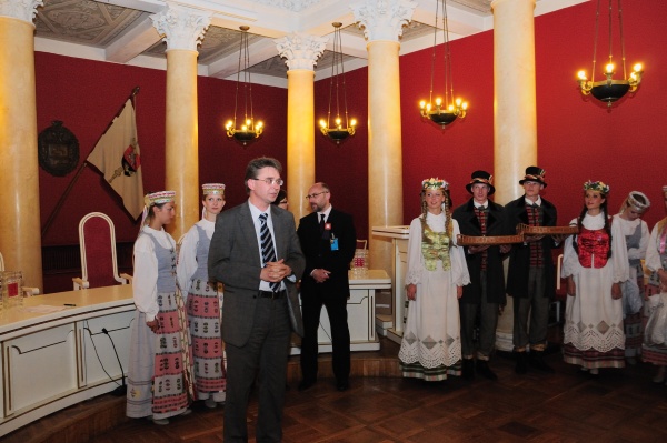 VU mokslo reikalų prorektorius prof. J.banys pasidžiaugė, kad „Gaudeamus“ atidaromas Vilniaus universitete. V.Naujiko nuotr.