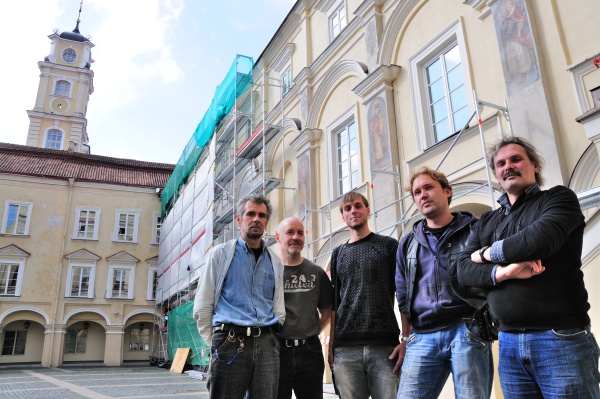 Įmonės „Senoji freska“ restauratoriai (iš dešinės): Š.Juršėnas, D. Stankevičius, M.Juršėnas, A.Ramaška ir R.Stančikas
