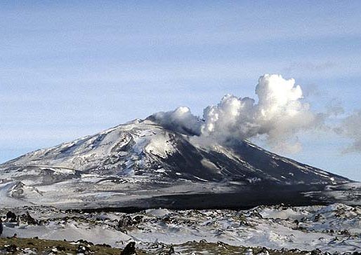 Hekla yra vienas aktyviausių Islandijos ugnikalnių. www.decadevolcano.net nuotr.