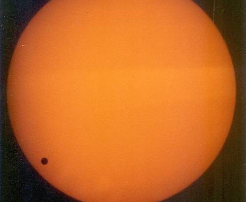 Paskutinis Veneros proslinkis 2004 m. birželio 8 d. 9 val. 10 min. Dr. Kazimiero Černio nuotr.