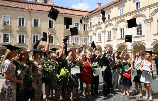 Vilniaus universiteto akademinių padalinių diplomų įteikimo tvarkaraštis 2011/2012 m. VU archyvo nuotr.