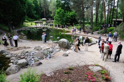 VU Botanikos sode japoniškas sodas sukurtas vadovaujantis vadinamojo Edo periodo japoniško pasivaikščiojimų sodo kūrimo principais ir pavyzdžiais. V.Naujiko nuotr.