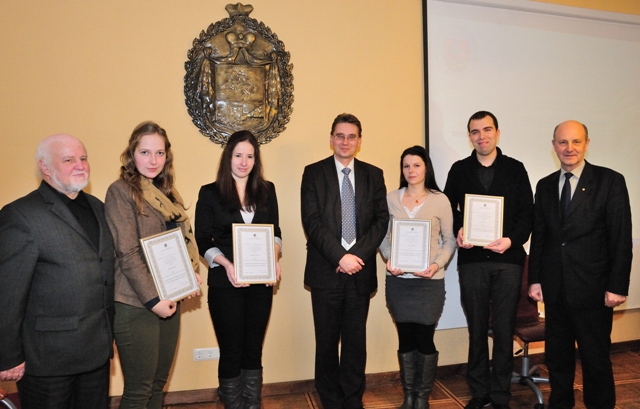 Šešiems VU studentams įteiktos vardinės Kanados lietuvių fondo ir Eileen ir Vincent Kadis stipendijos. V. Naujiko nuotr.