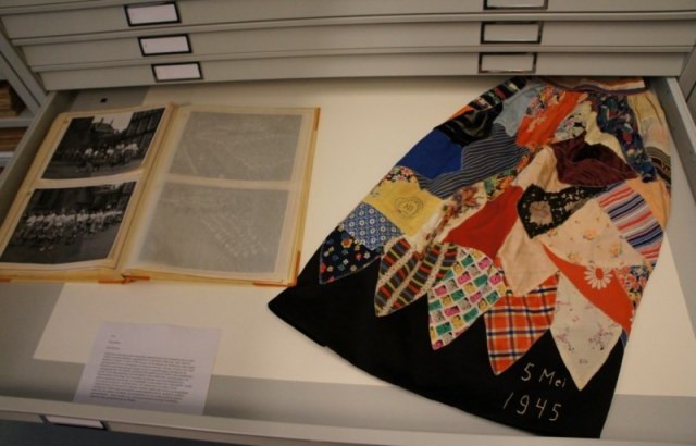 Vienas iš spalvingiausių archyvo objektų yra iš įvairių skiaučių susiūtas sijonas. Asmeninio archyvo nuotr.