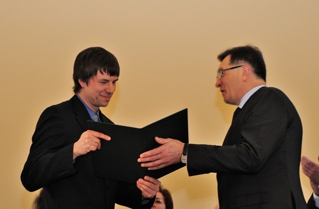 Šiemetinė Lietuvos mokslo premija už pasiekimus biomedicinos mokslų srityje buvo įteikta VU Biotechnologijos instituto Biotermodinamikos ir vaistų tyrimų skyriaus vedėjui dr. Daumantui Matuliui. V. Naujiko nuotr.
