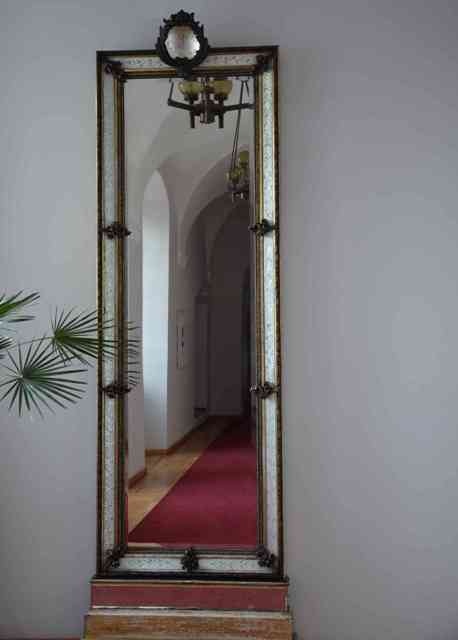 Ar pastebėjote restauruotą veidrodį senuosiuose VU rūmuose? J. Ablačinskaitės nuotr.