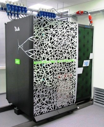 VU Fizikos fakulteto superkompiuteris „Fizika 1000“ skirtas spręsti ypač didelių resursų reikalaujančius uždavinius. VU Fizikos fakulteto archyvo nuotr.