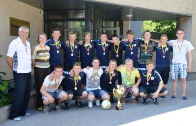 Futbolo rinktinė po septynerių metų pertraukos vėl pelnė LSFL vicečempionės vardą. I. Malkauskienės nuotr.