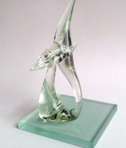 Konkurso „PR LAPĖS“ prizas – stiklinė lapės statulėlė. Organizatorių archyvo nuotr.
